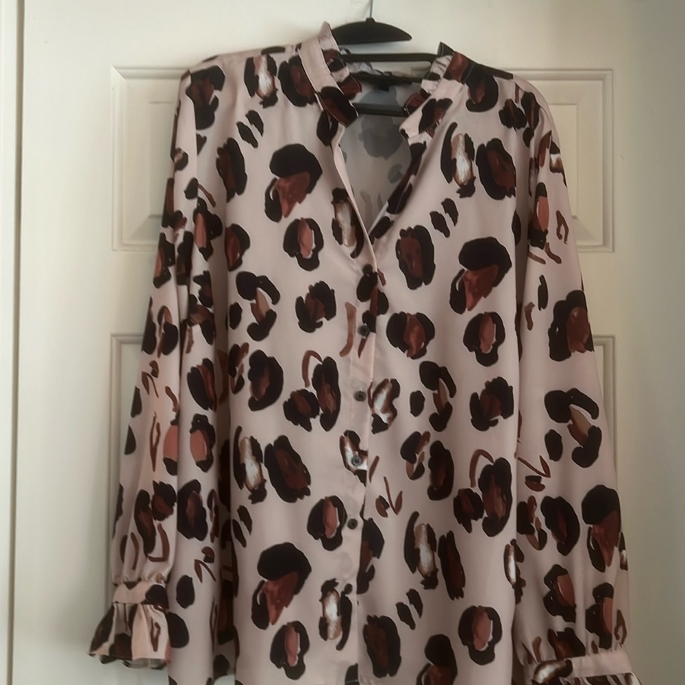 ELOQUII Printed button down blouse with ruffle neck. Size 22W